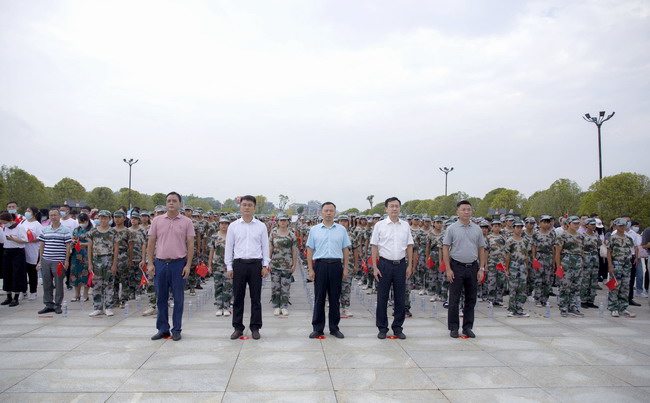 桂林举行研学旅行启动仪式暨《桂林市研学旅行指南》发行活动